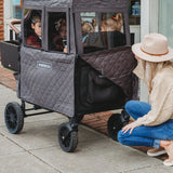 Vinteröverdrag till WonderFold W4 Luxe Stroller Wagon i grått med bakficka med dragkedja för smidig åtkomst till förvaring