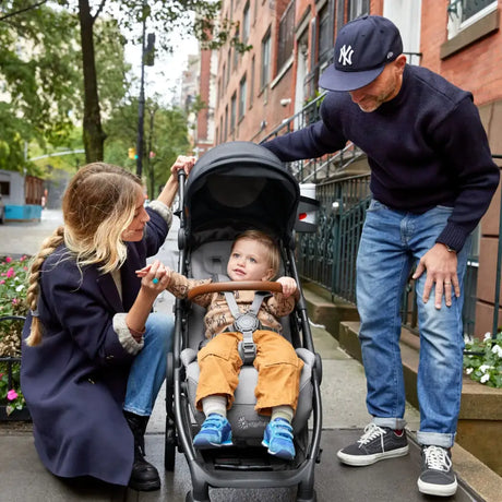 Hyr cityvagnen Ergobaby Metro+ Delux i grå av Parently